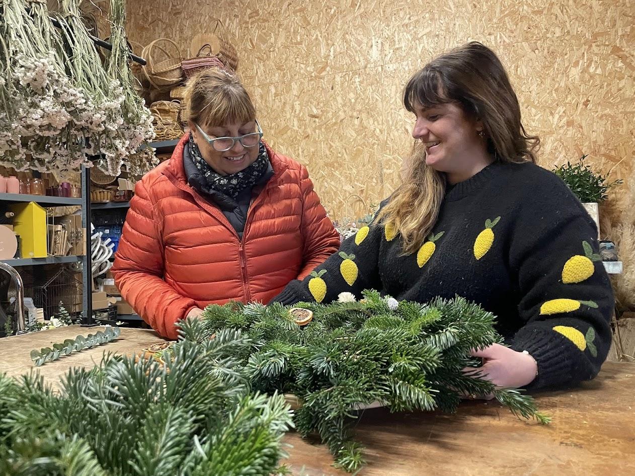 Réalisez une composition florale de saison avec Claire-Charlotte - Image n°3 - Wecandoo