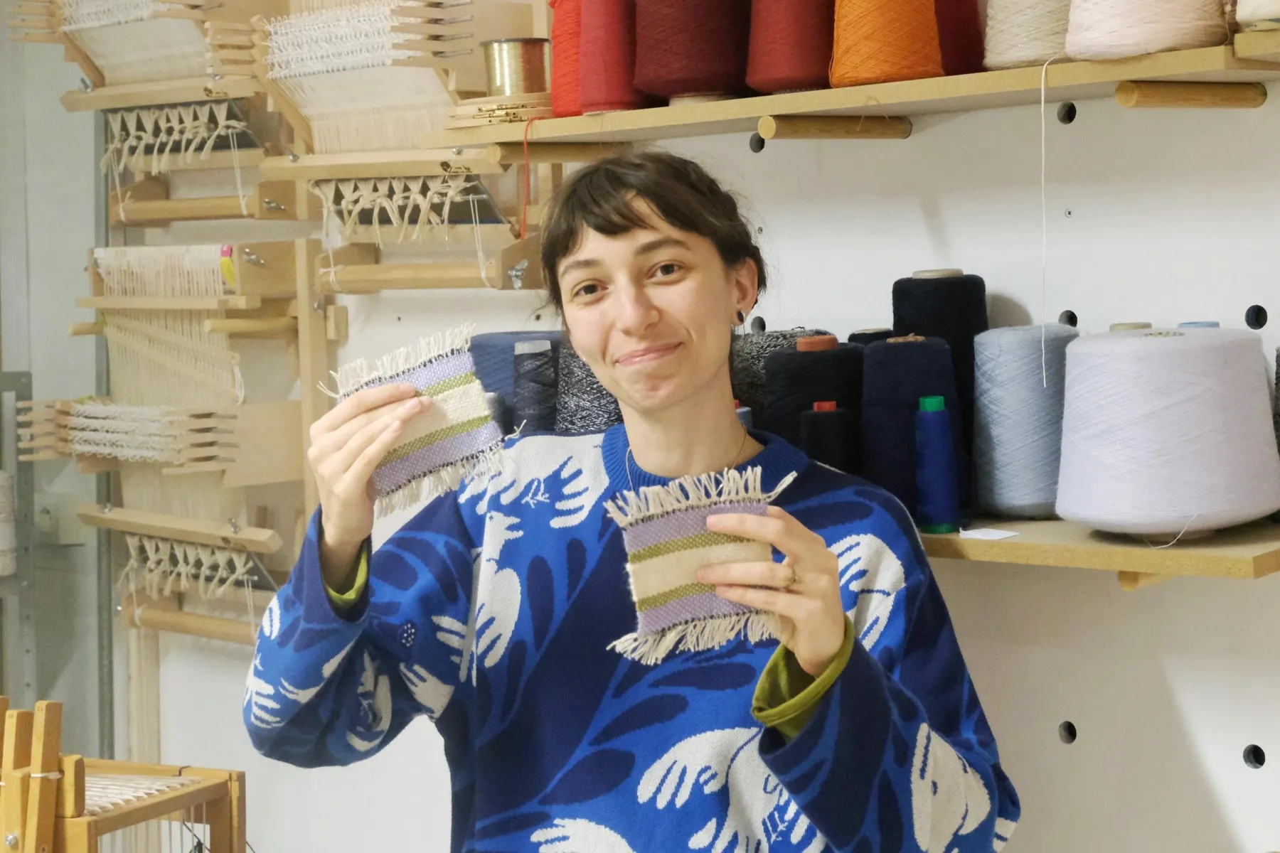 Tissez votre set de dessous de verre avec Coline et Maude - Image n°3 - Wecandoo