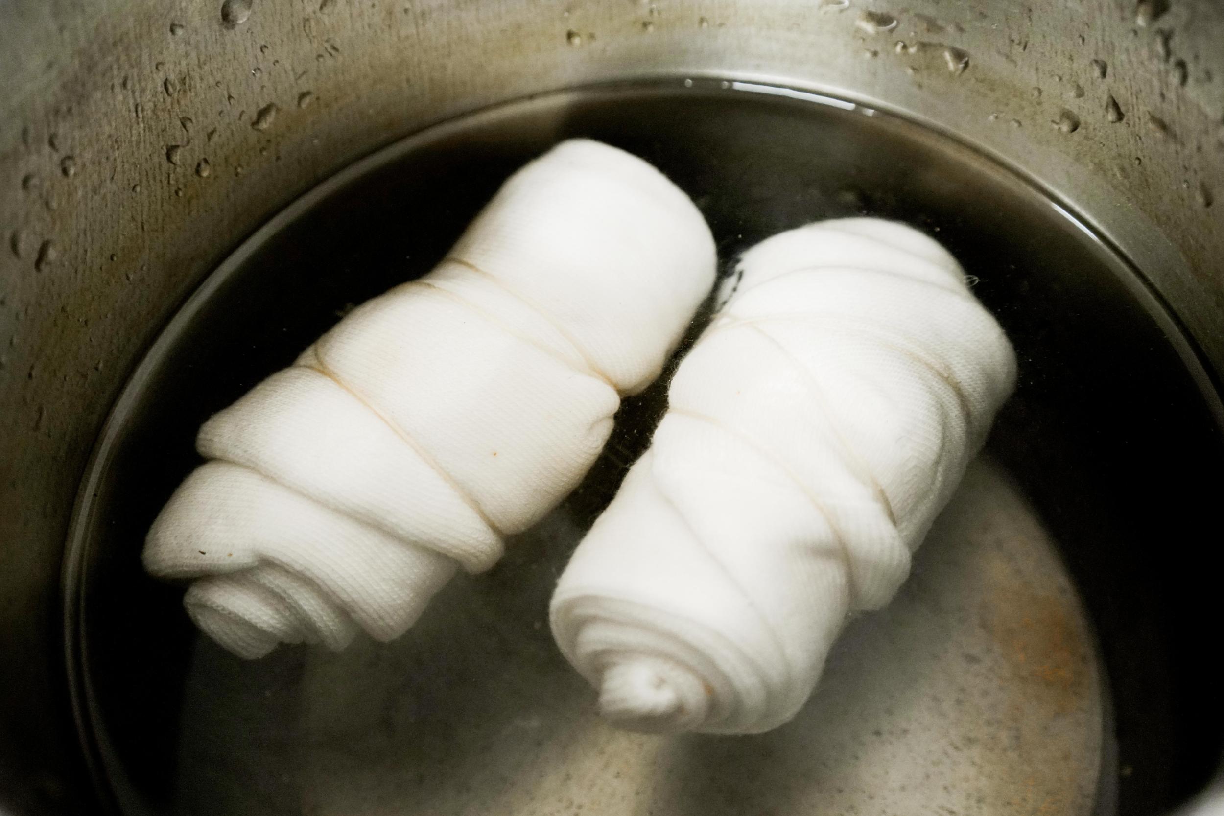 Réalisez votre paire de chaussettes à l'aide d'une teinture végétale avec Marie - Image n°8 - Wecandoo