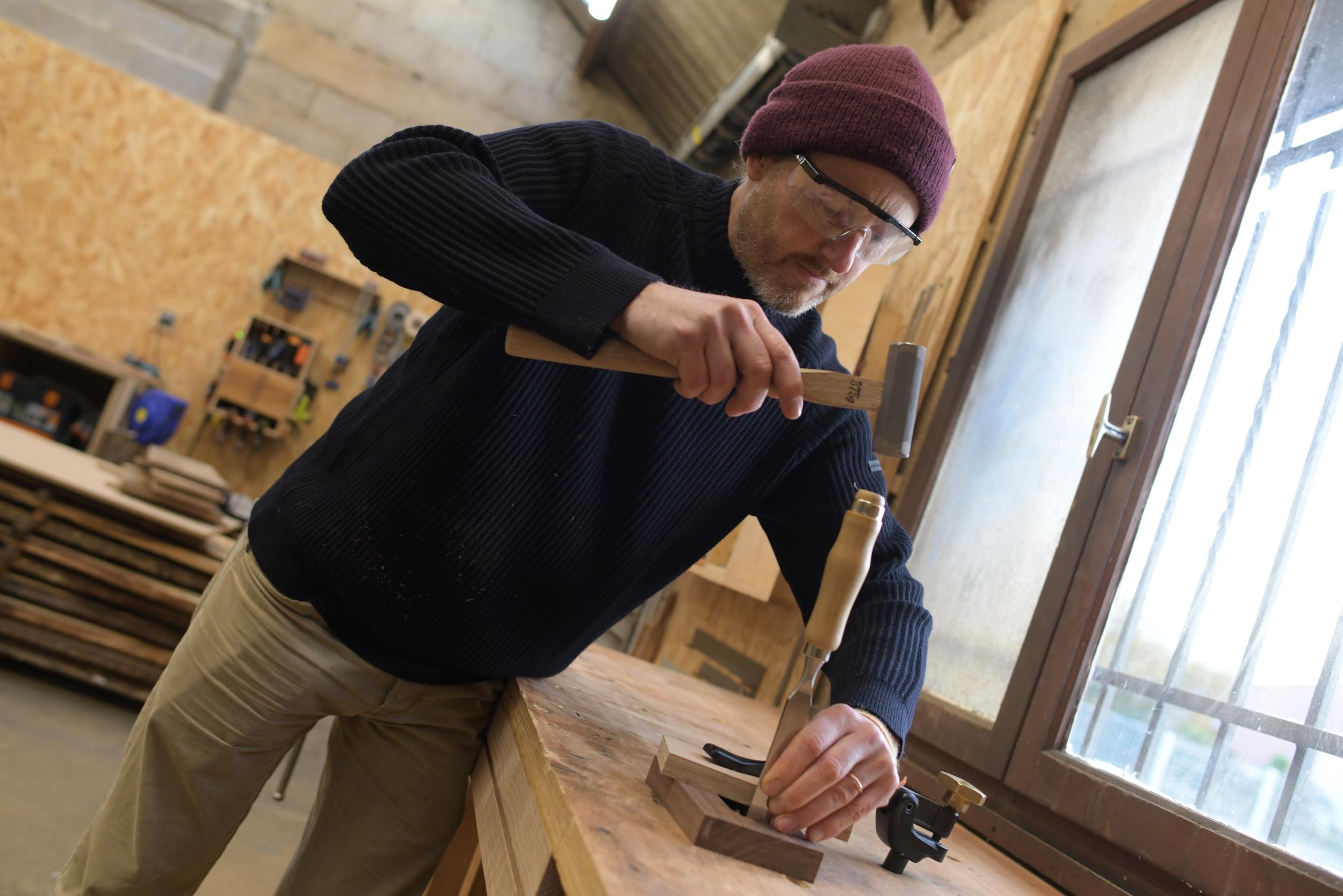 Fabriquez votre lampe en bois local au design épuré avec Jean-Baptiste - Image n°7 - Wecandoo