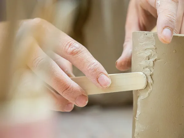 Initiez-vous au modelage avec Camille et Claudia - Image n°1 - Wecandoo