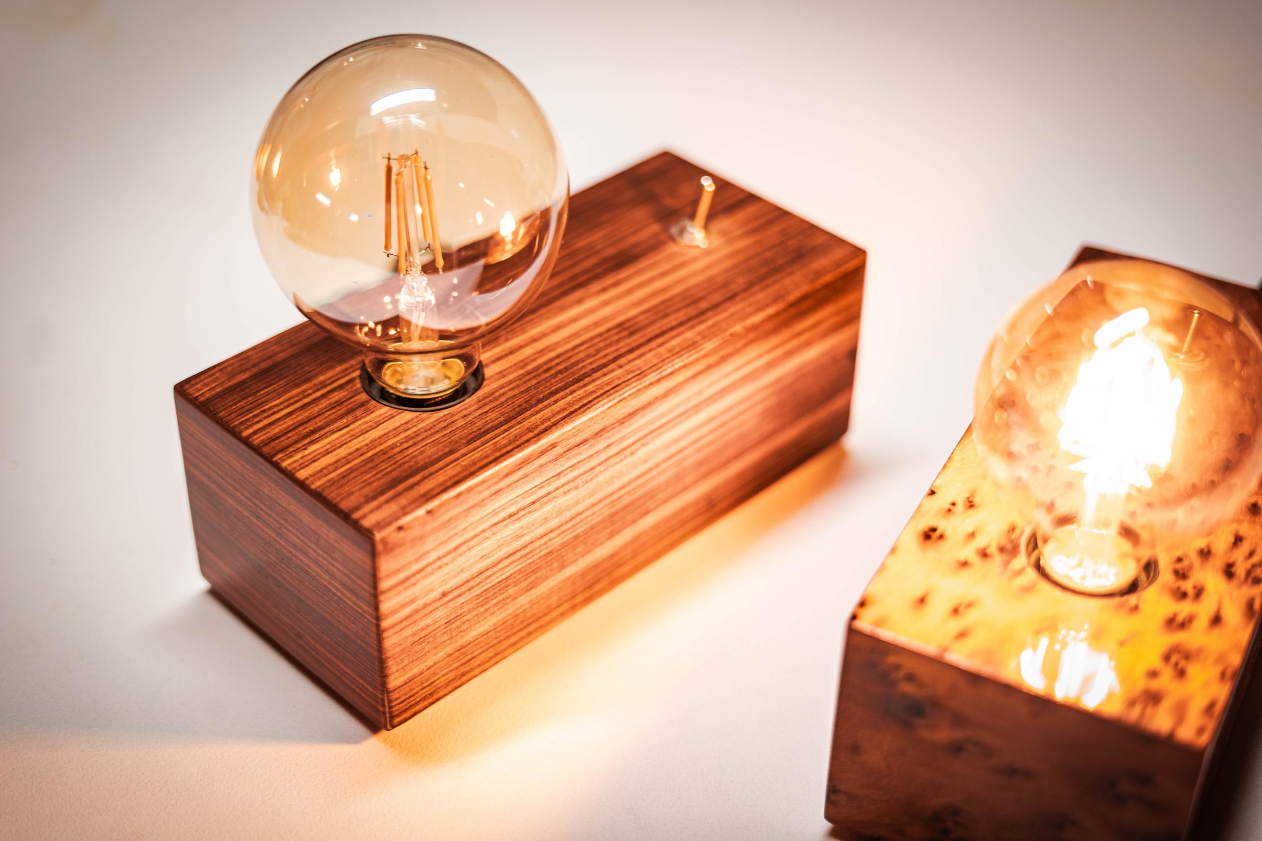 Fabriquez votre lampe Edison au design soigné sur une journée avec David - Image n°6 - Wecandoo