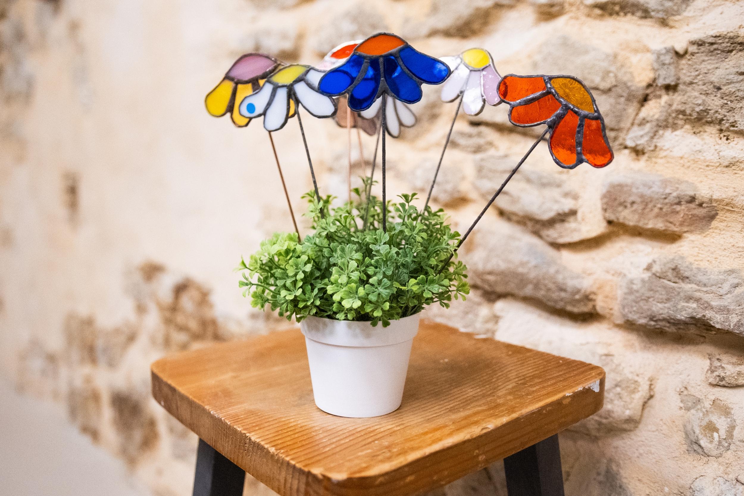 Initiez-vous à l'art du vitrail Tiffany avec Luis - Image n°2 - Wecandoo