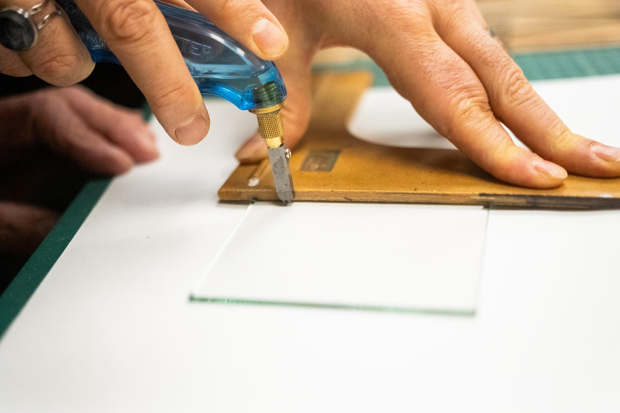 Initiez-vous à l'art du vitrail Tiffany avec Luis - Image n°7 - Wecandoo