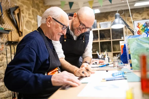 Initiez-vous à l'art du vitrail Tiffany avec Luis - Image n°4 - Wecandoo