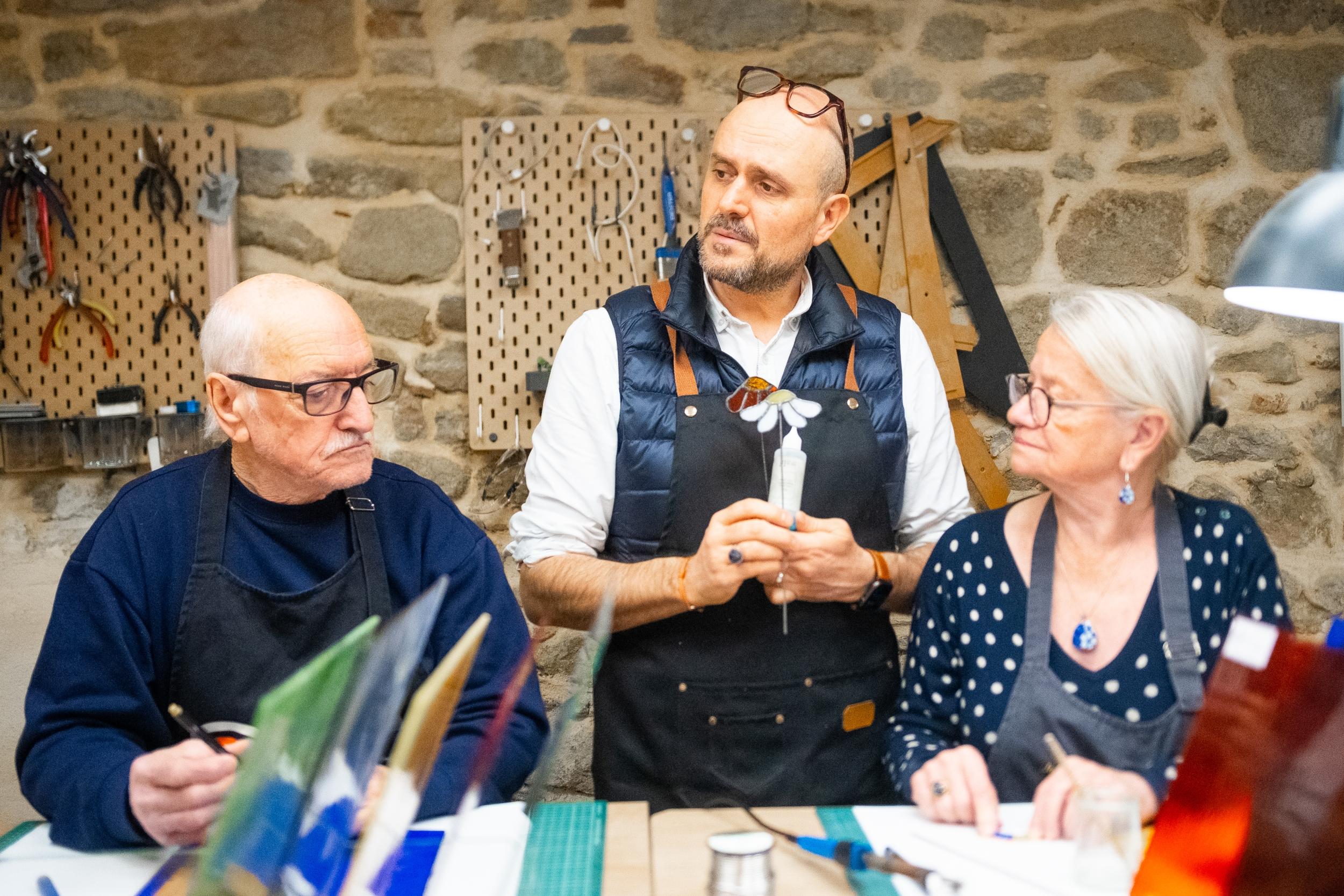 Initiez-vous à l'art du vitrail Tiffany avec Luis - Image n°6 - Wecandoo