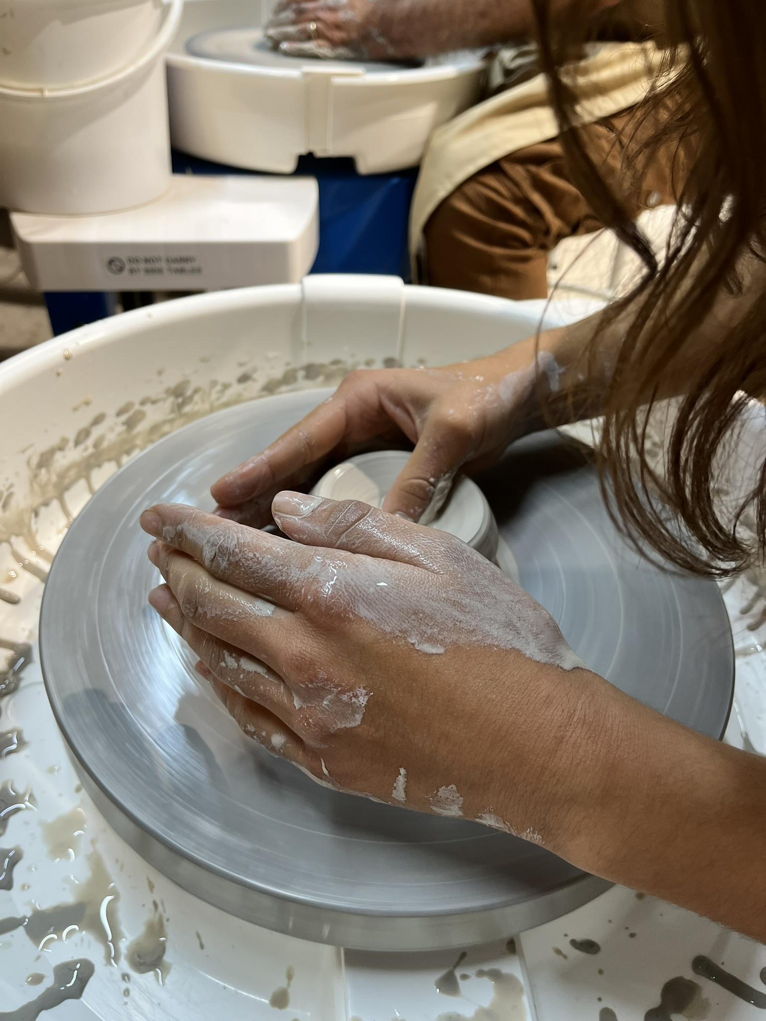 Initiez-vous au tour de potier en duo - Image n°6 - Wecandoo