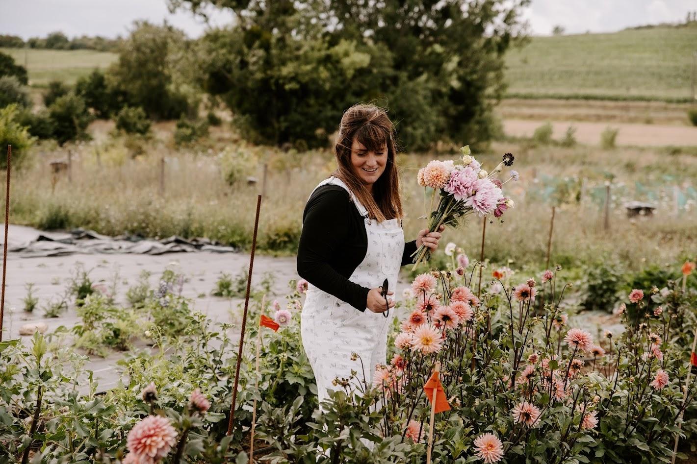 Réalisez une composition florale de saison avec Claire-Charlotte - Image n°9 - Wecandoo