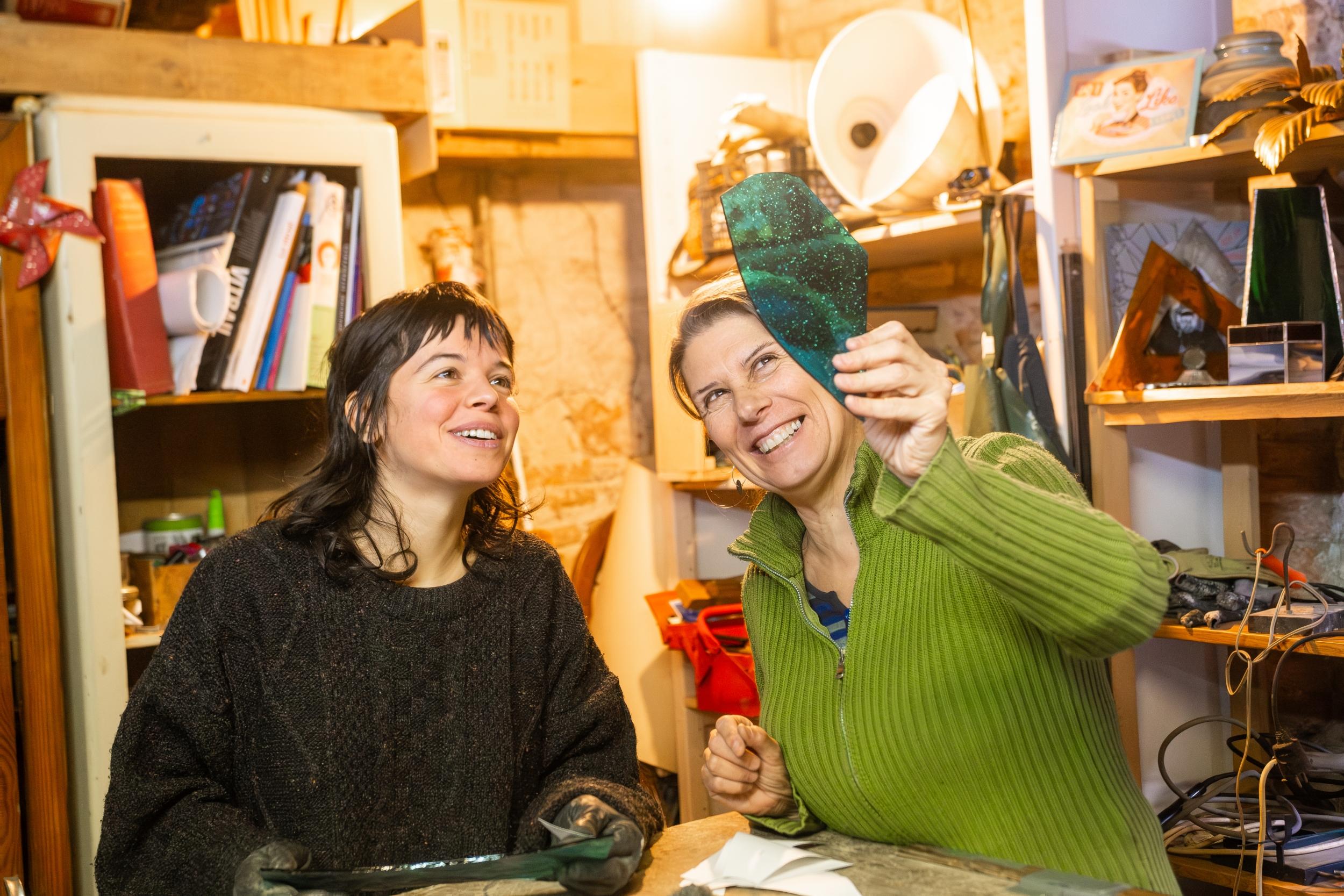 Découvrez la technique du vitrail sur une journée avec Corinne - Image n°4 - Wecandoo