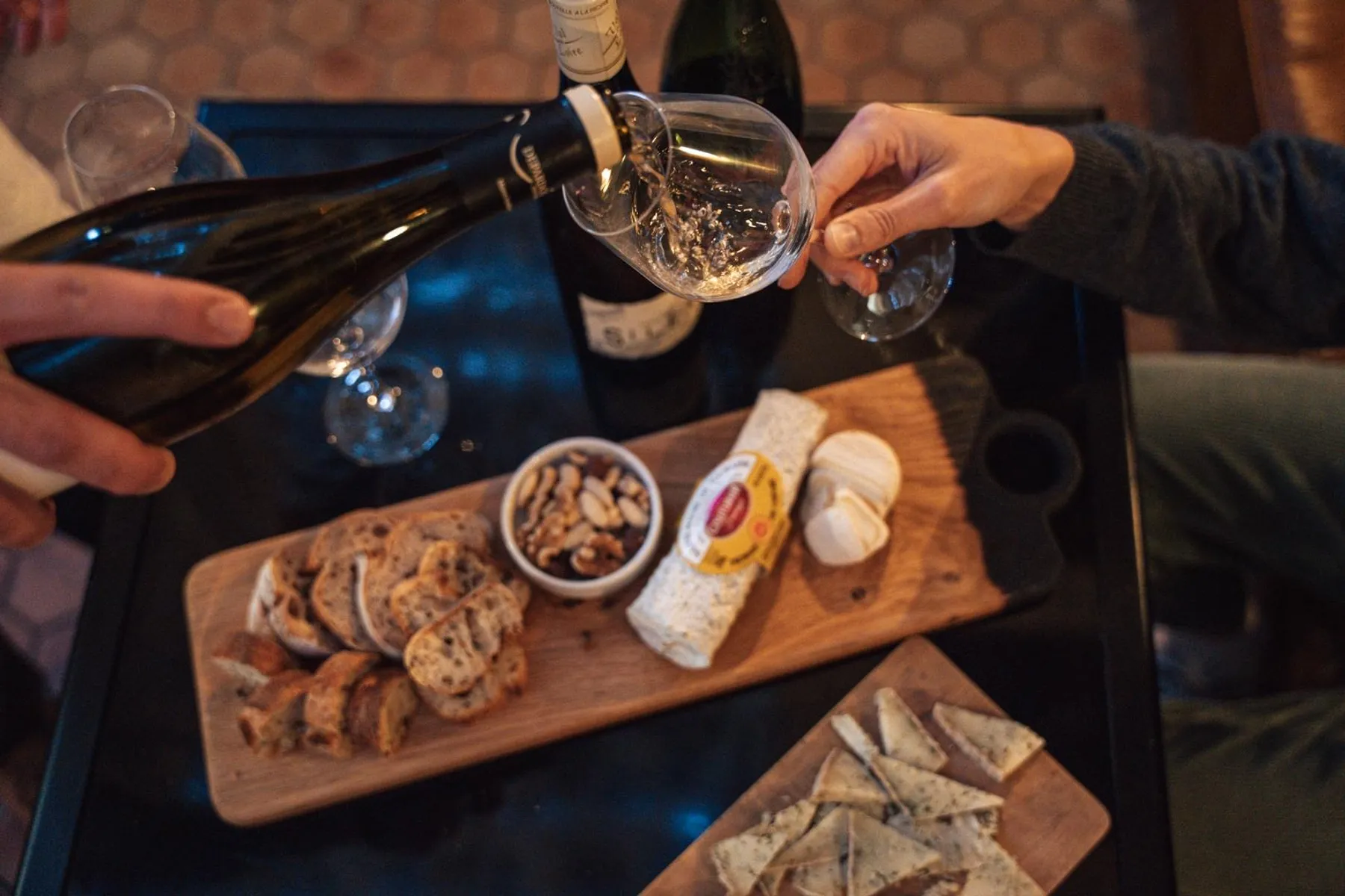 Découvrez les accords vins et fromages avec Brian - Image n°1 - Wecandoo