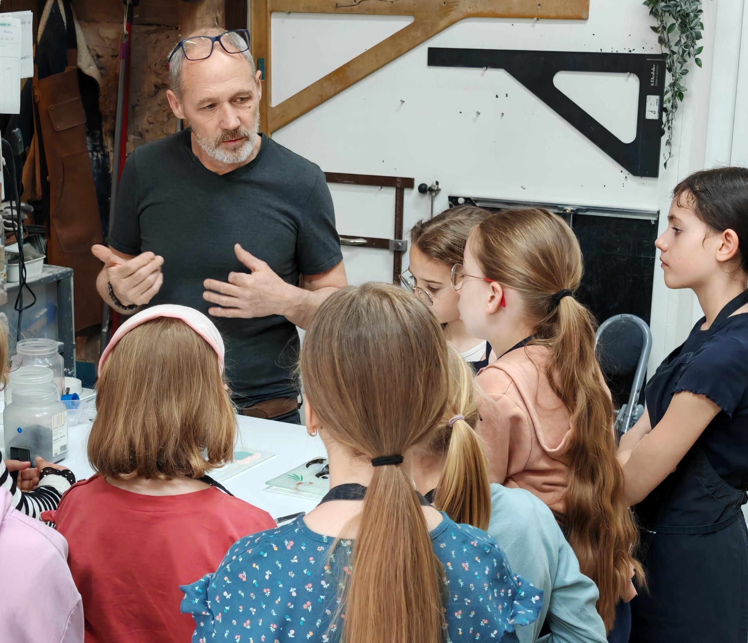 Crée ton objet en verre fusionné avec Virginie - Image n°5 - Wecandoo