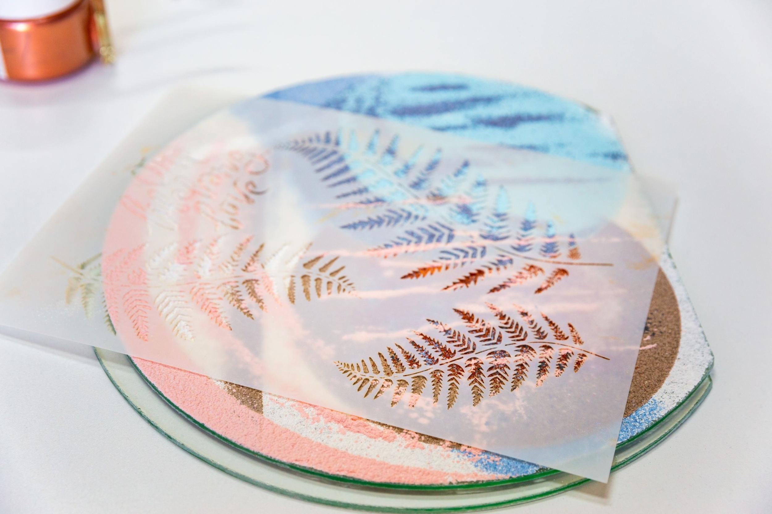 Crée ton objet en verre fusionné avec Virginie - Image n°6 - Wecandoo