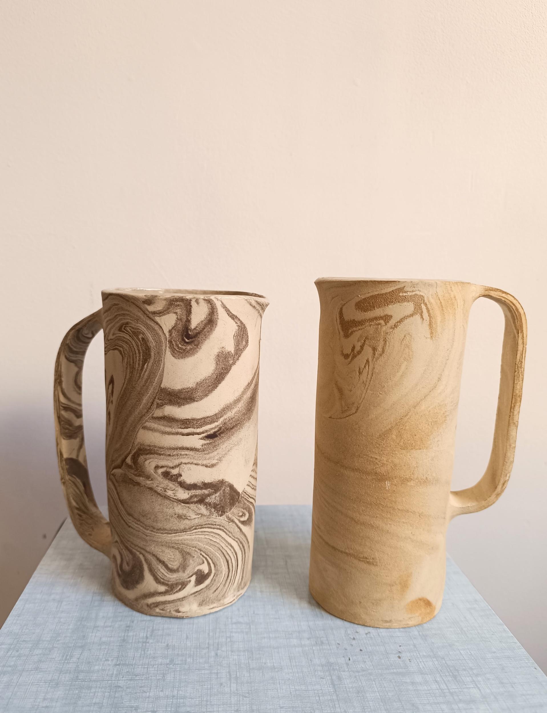 Modelez votre carafe en terre mêlée