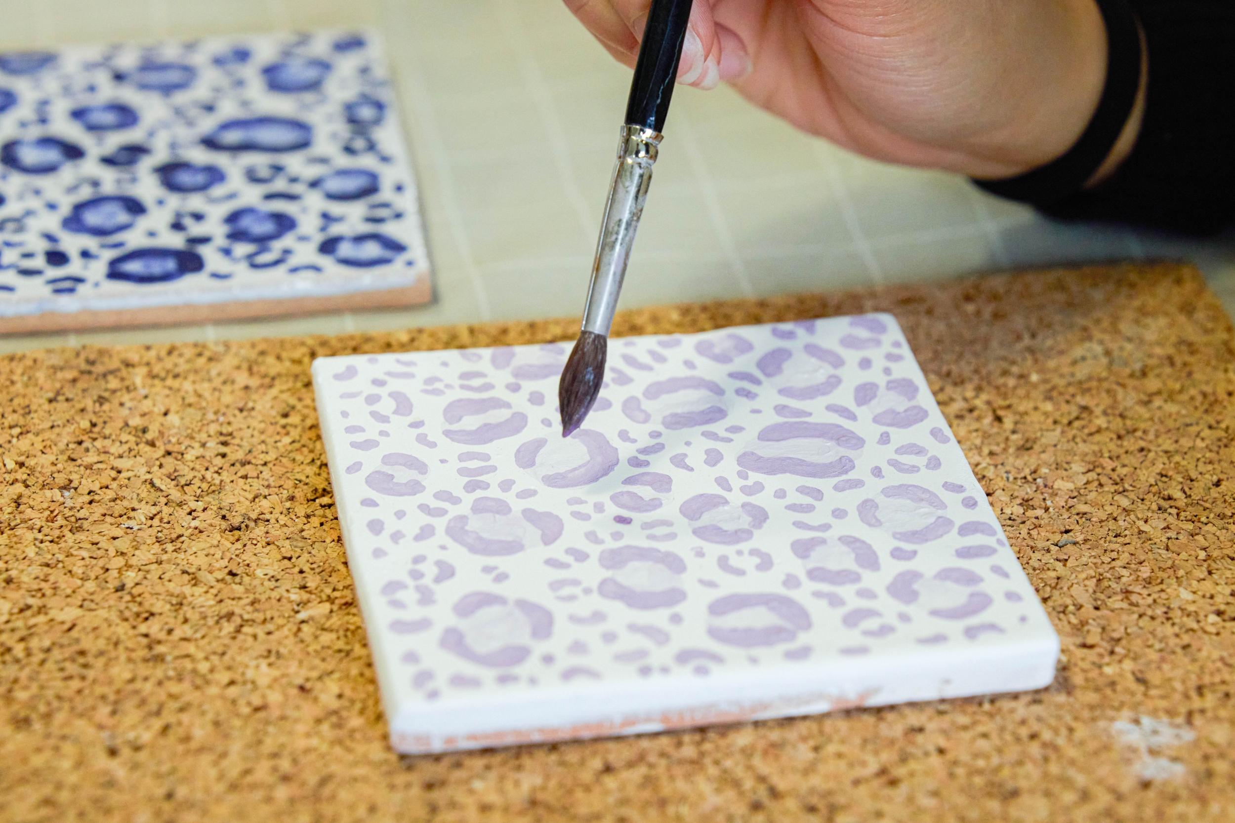 Découvrez la technique portugaise de décor en polychromie sur azulejos - Image n°8 - Wecandoo