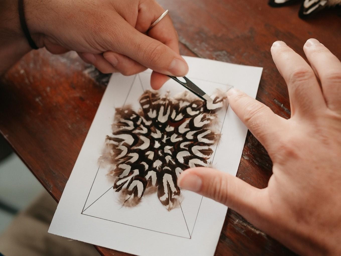 Réalisez votre tableau en plumes