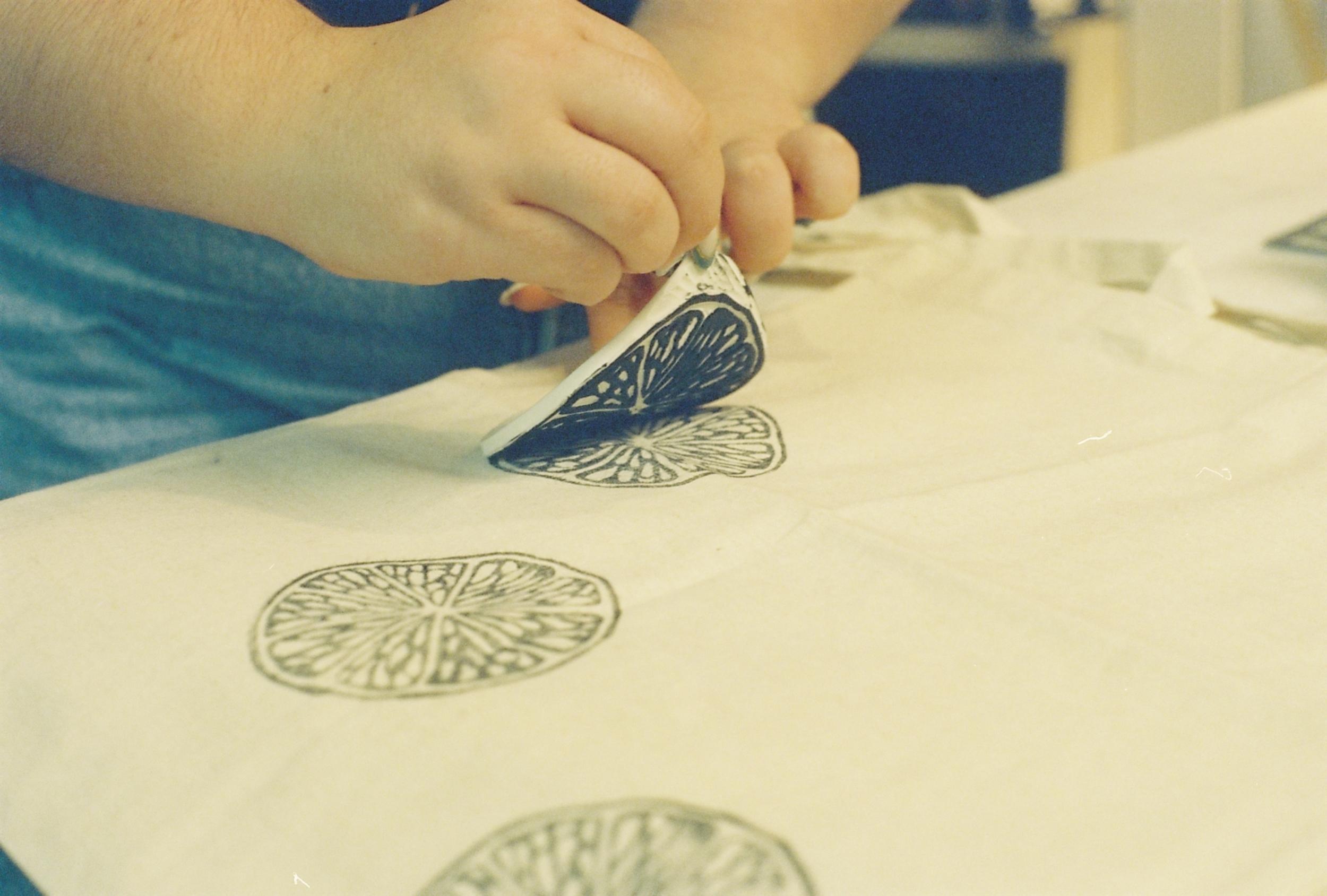 Réalisez votre impression textile en linogravure - Image n°5 - Wecandoo