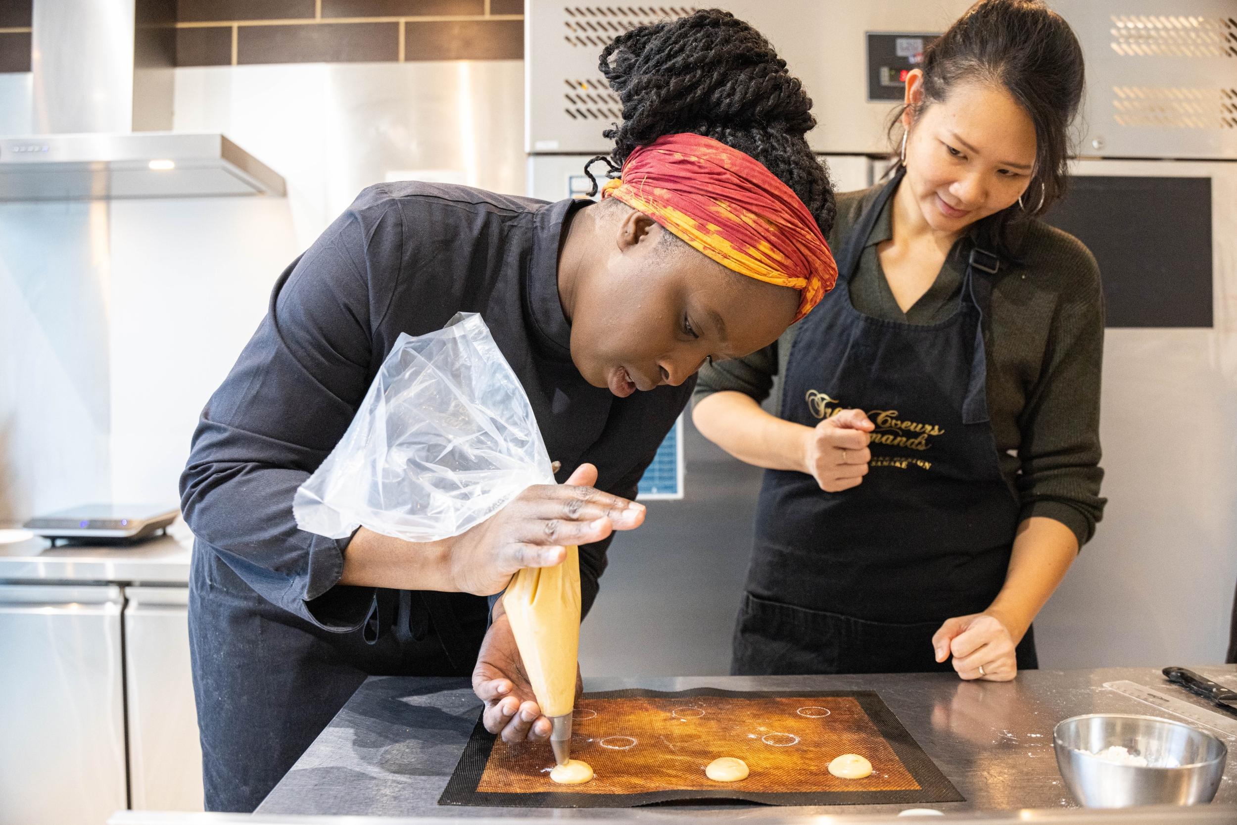 Réalisez des mignardises pâtissières avec Nassira - Image n°8 - Wecandoo