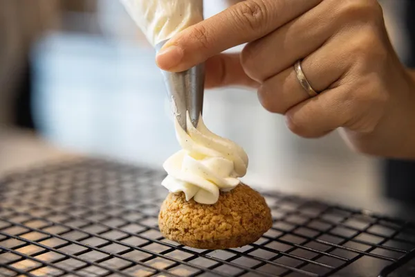 Réalisez des mignardises pâtissières avec Nassira - Image n°4 - Wecandoo