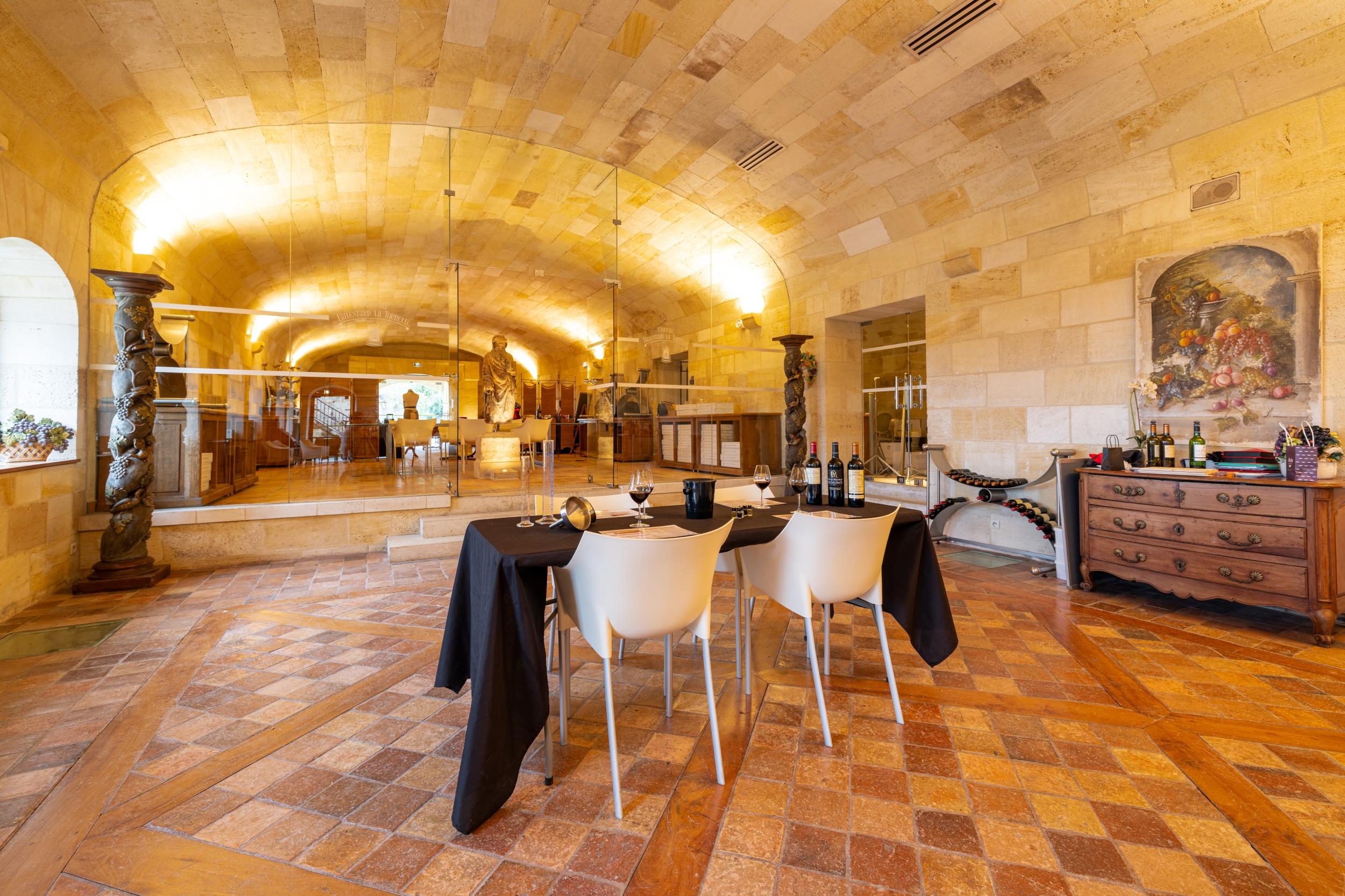 Visitez un château Grand Cru classé de Saint-Émilion et initiez-vous à l'œnologie - Image n°6 - Wecandoo