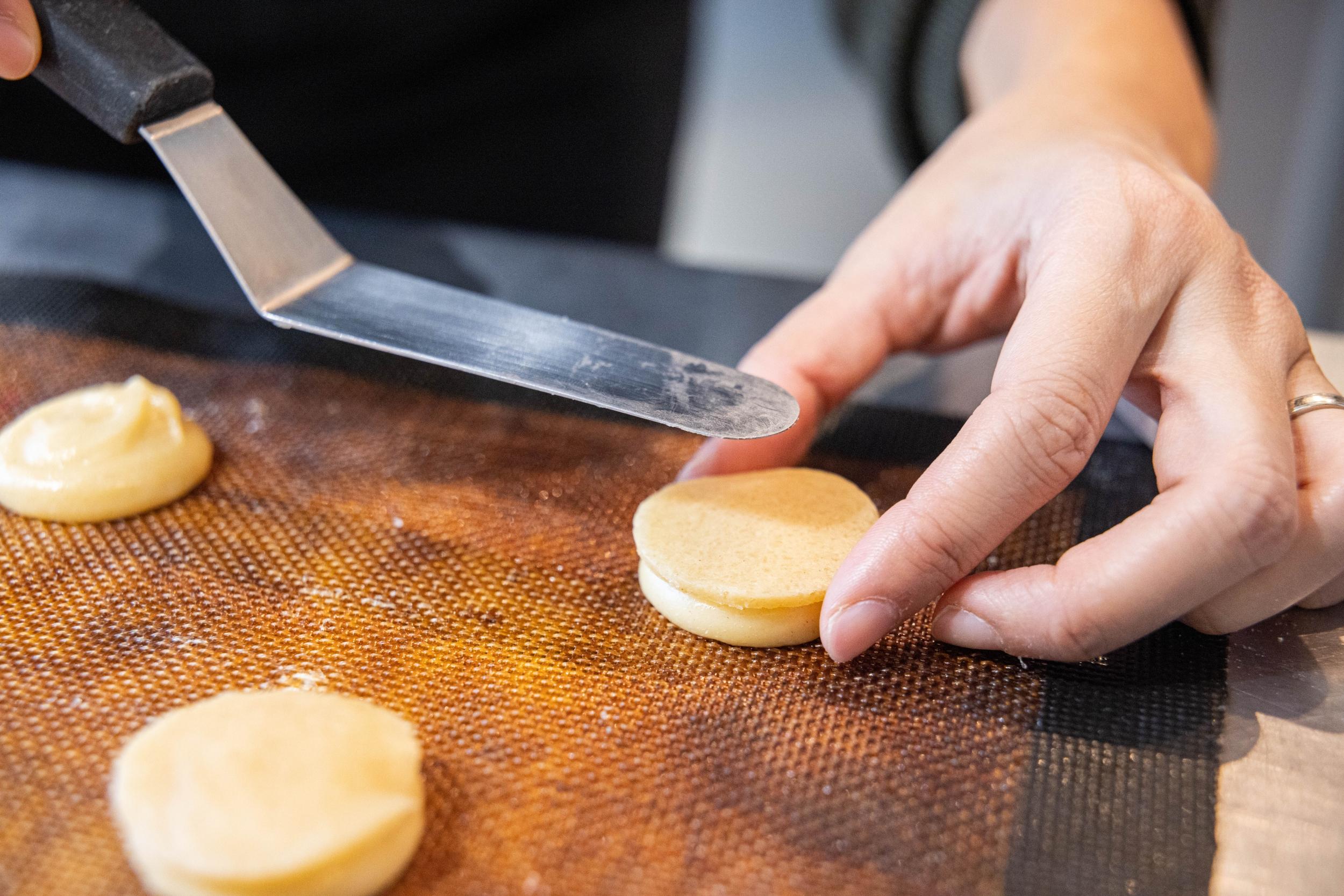 Réalisez des mignardises pâtissières avec Nassira - Image n°10 - Wecandoo