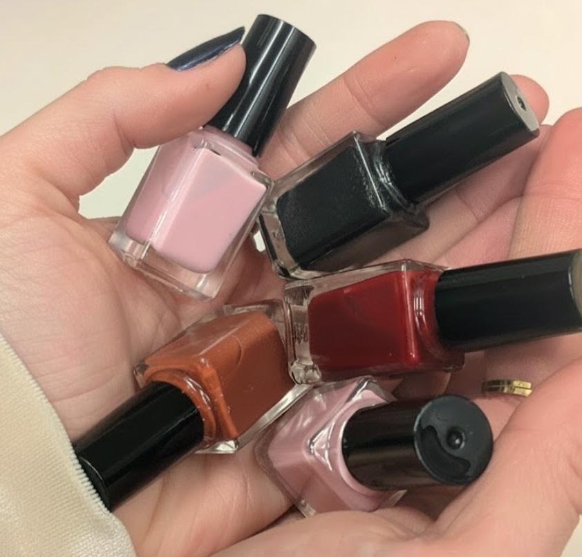 Créez votre rouge à lèvres dentelle et votre vernis - Image n°5 - Wecandoo