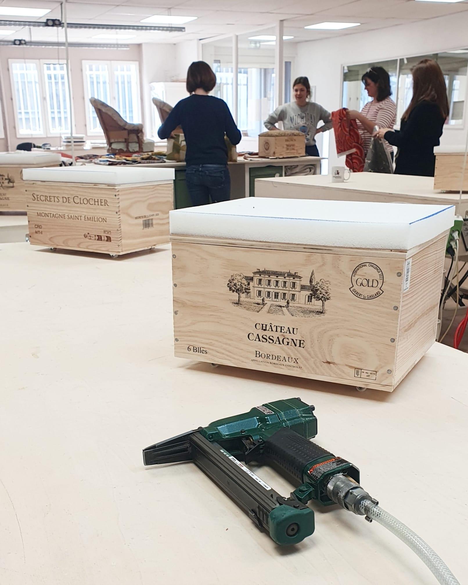 Transformez une caisse de vin en un pouf unique - Afbeelding nr. 2 - Wecandoo