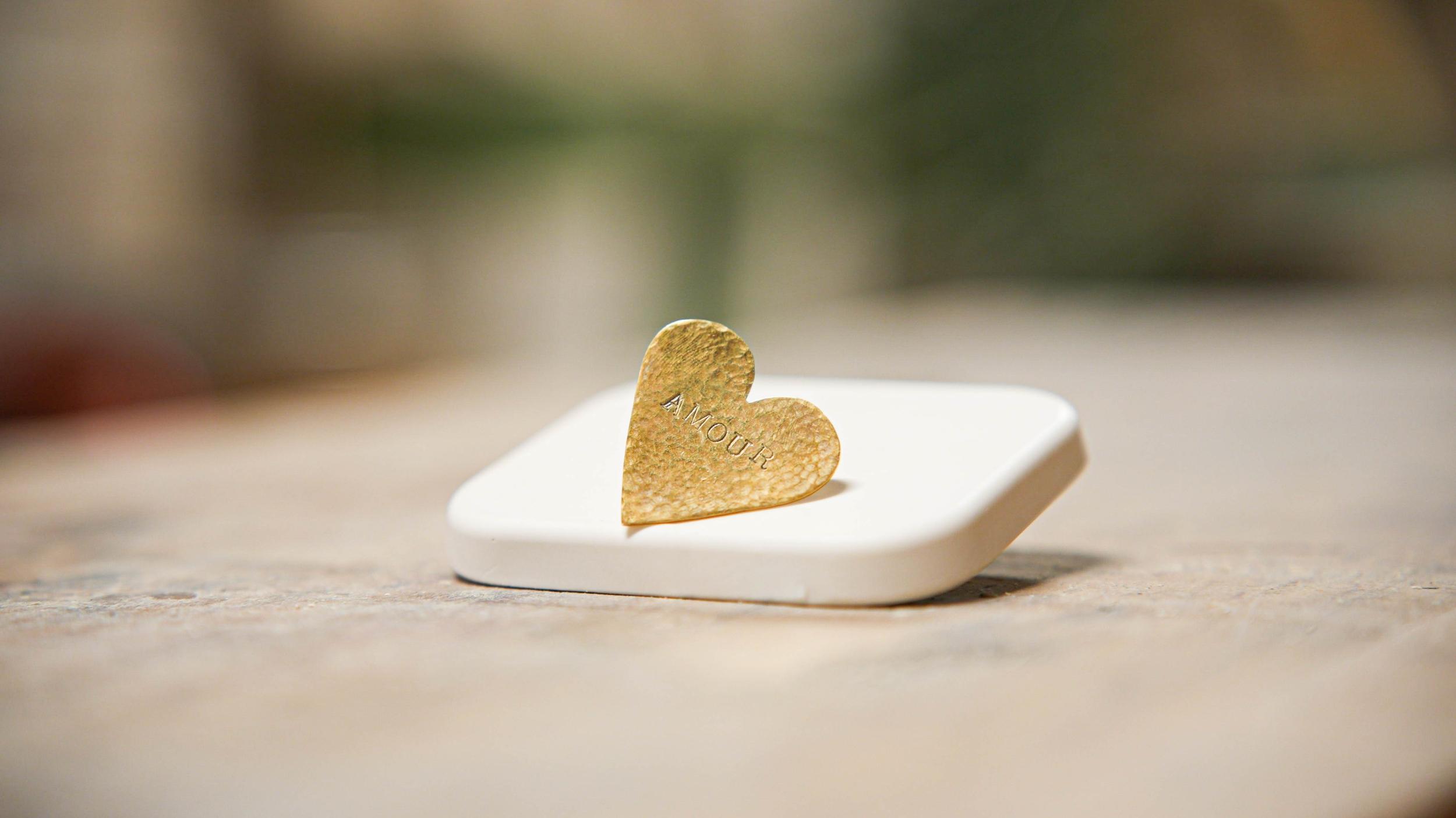 Réalisez votre pin's en forme de cœur avec Pauline - Afbeelding nr. 2 - Wecandoo