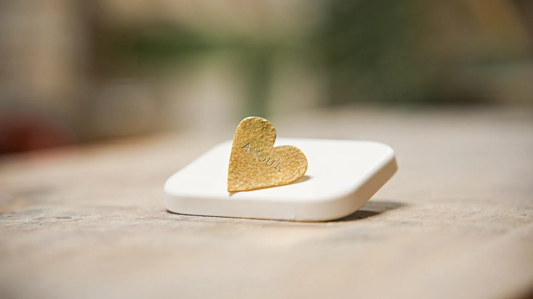 Réalisez votre pin's en forme de cœur avec Pauline - Image n°2 - Wecandoo