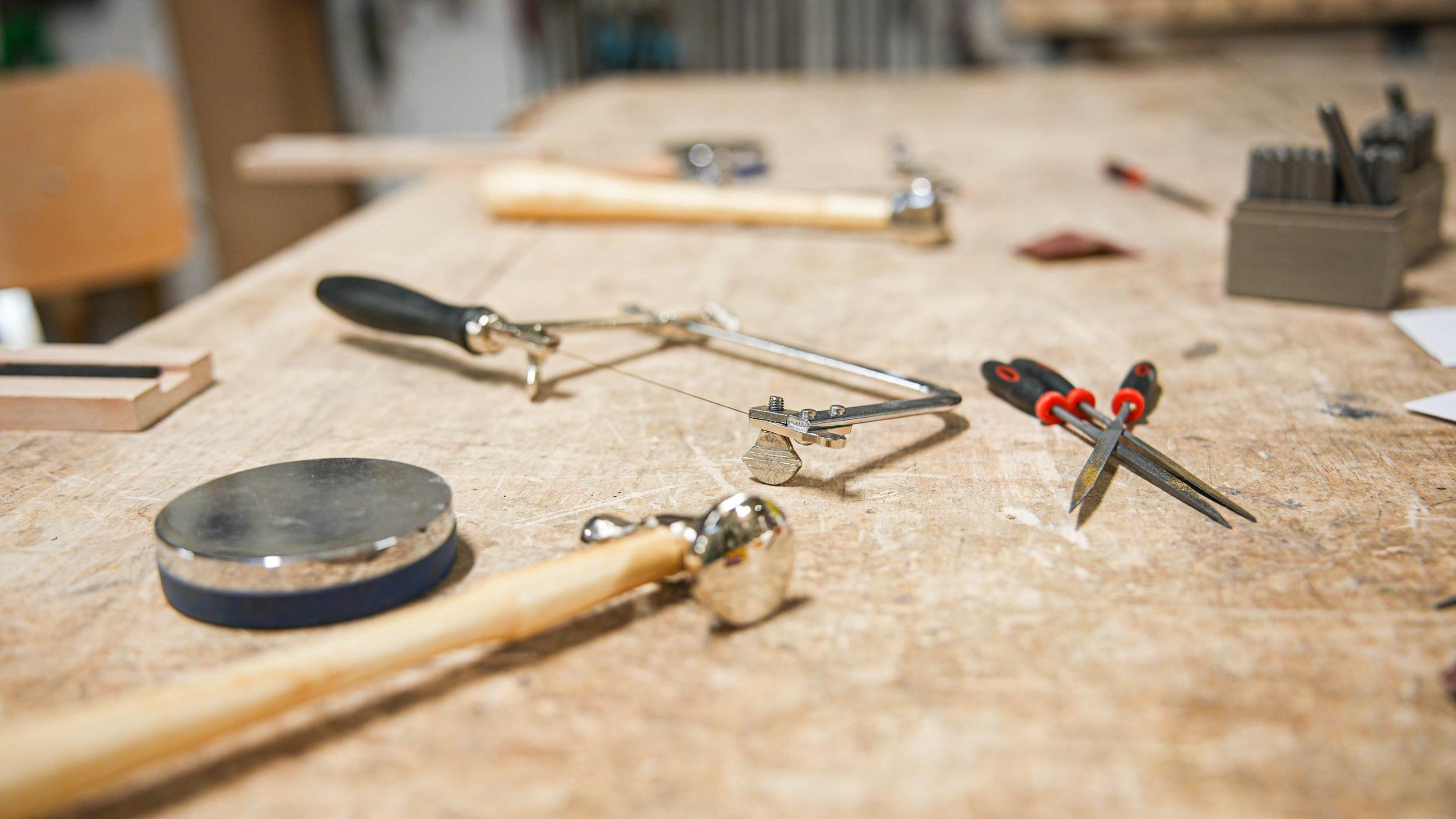Réalisez votre collier avec un pendentif en argent ou en laiton doré avec Pauline - Afbeelding nr. 5 - Wecandoo