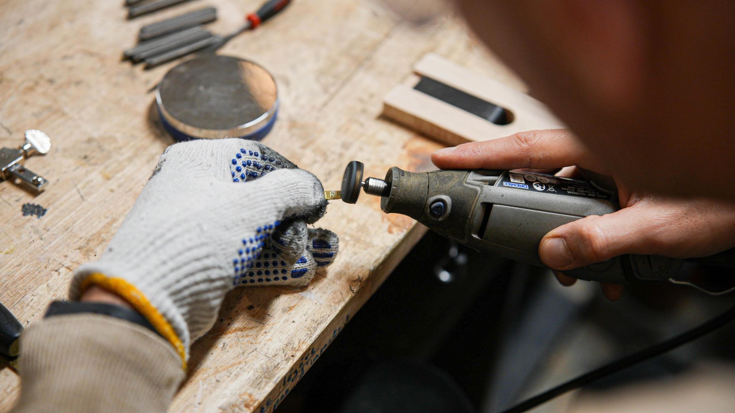 Réalisez vos boucles d'oreilles en laiton brut doré avec Pauline - Afbeelding nr. 9 - Wecandoo