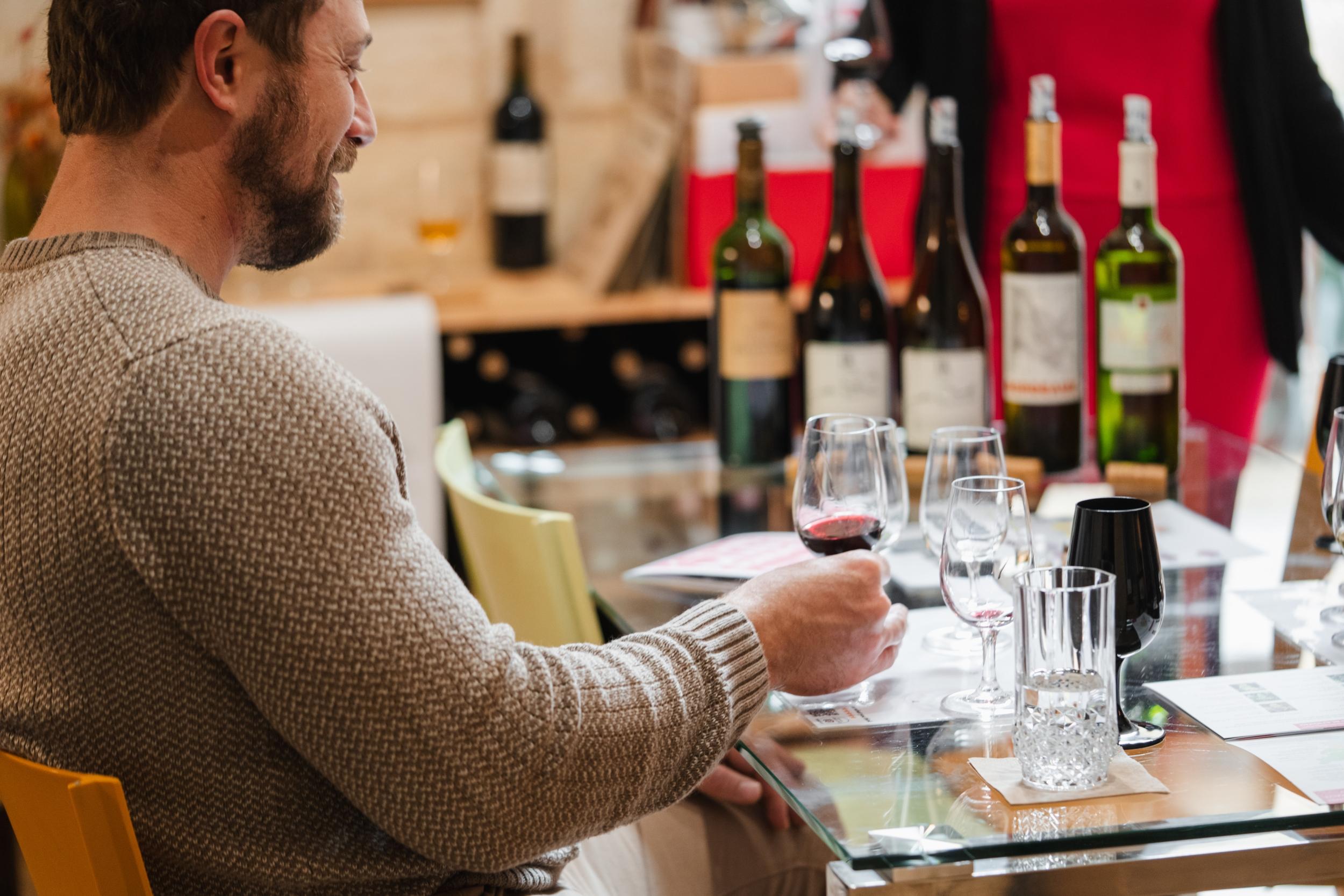 Apprenez à marier vin, fromage et chacuterie avec Cécilia et son équipe - Image n°8 - Wecandoo