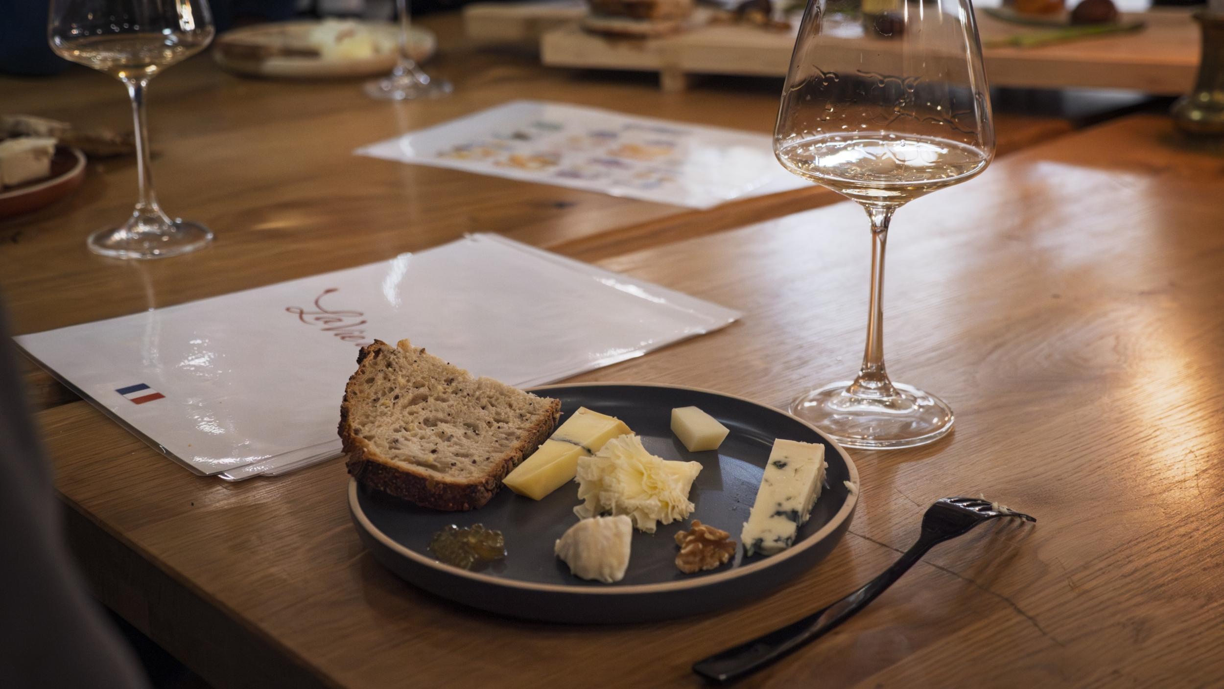 Plongez dans l'univers des accords vin et fromage avec Arthur - Image n°8 - Wecandoo
