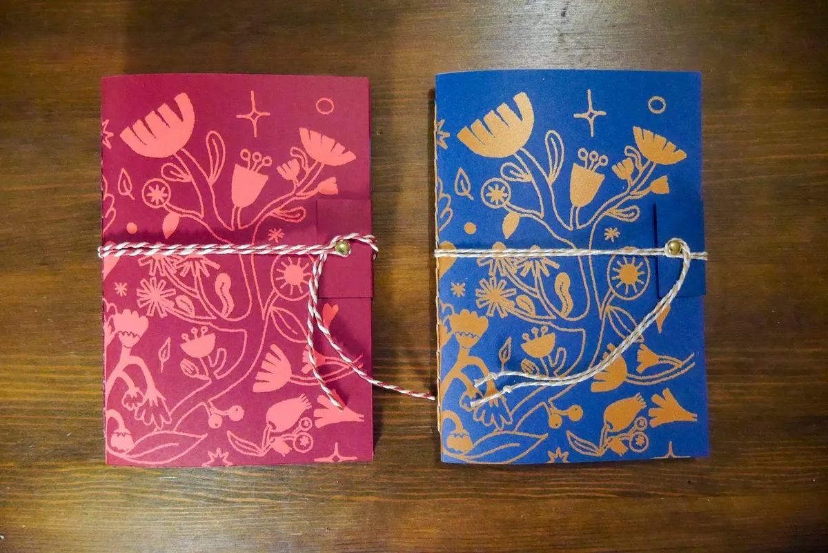 Sérigraphiez et reliez votre carnet