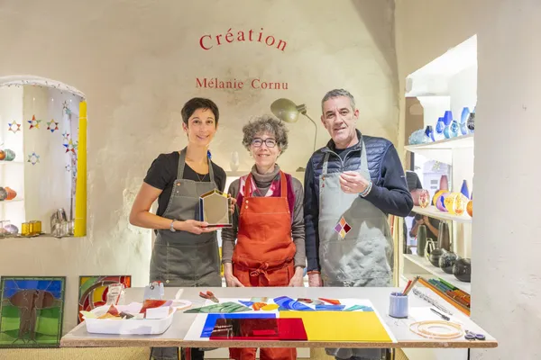 Réalisez votre miroir en vitrail Tiffany avec Mélanie - Image n°3 - Wecandoo