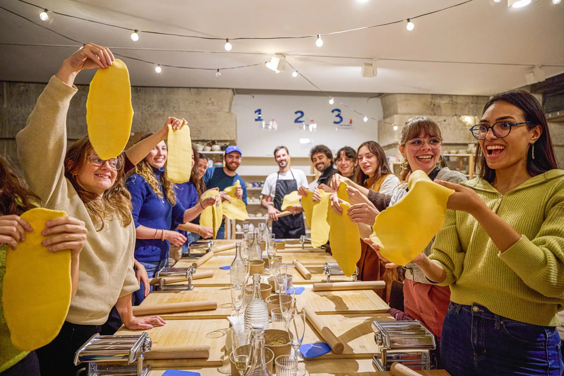 Réunissez votre équipe pour préparer et déguster un repas italien réalisé tous ensemble dans le Viaduc des Arts - Image n°3 - Wecandoo