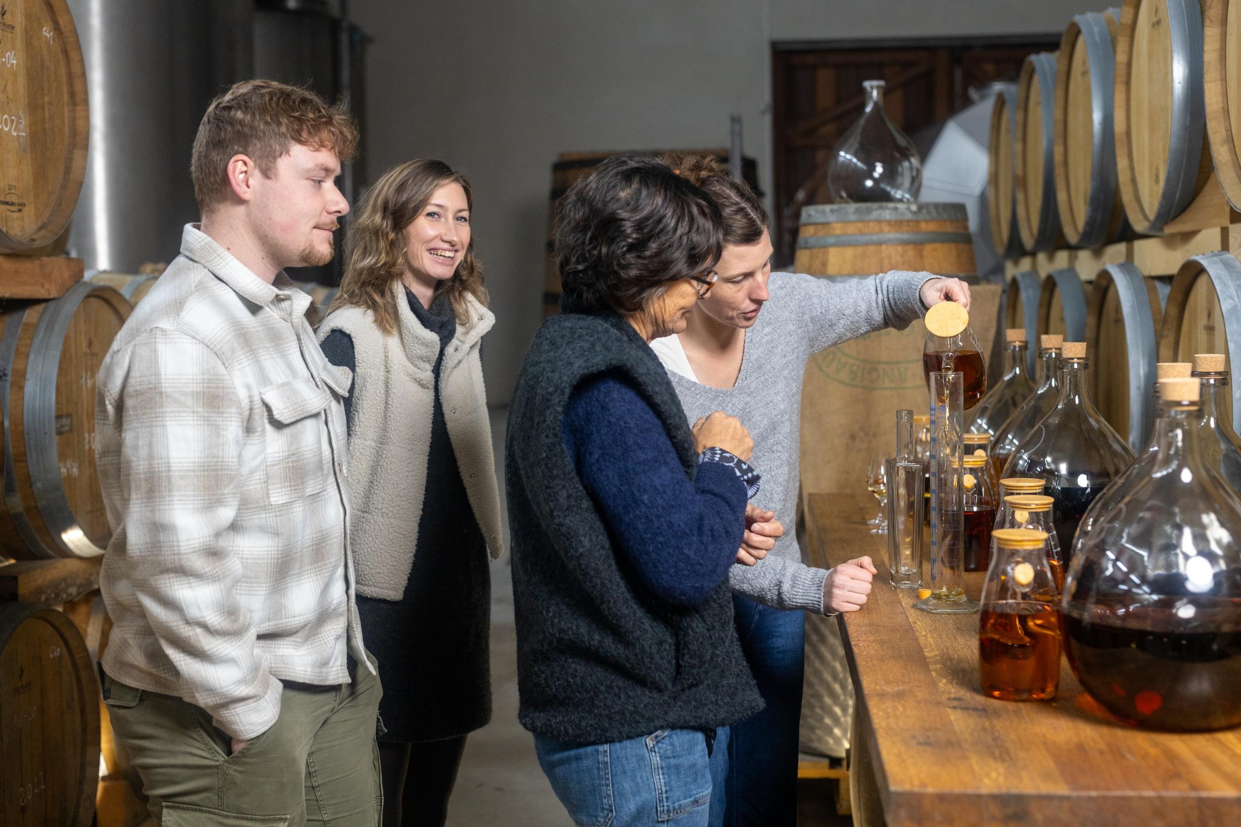 Assemblez votre bouteille de cognac avec Élodie - Image n°10 - Wecandoo