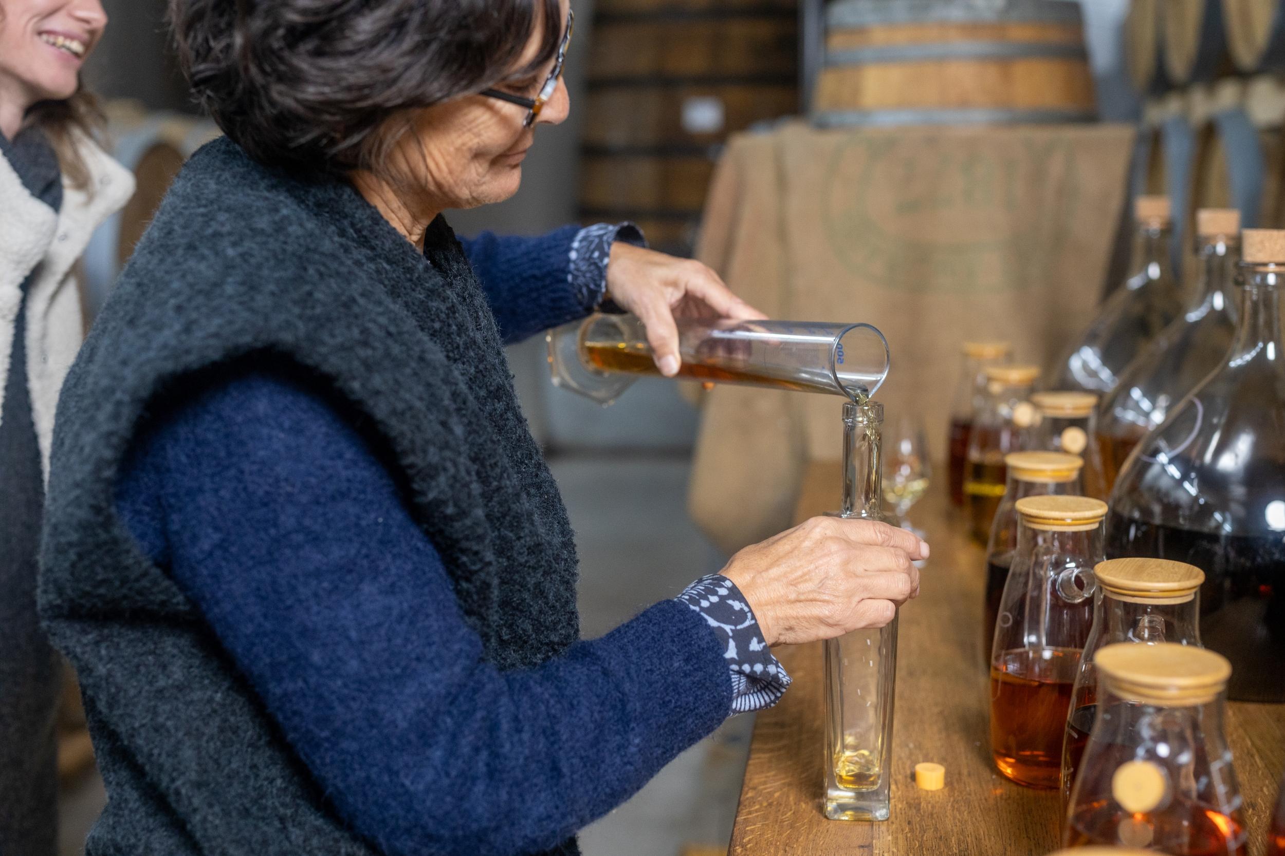 Assemblez votre bouteille de cognac avec Élodie - Image n°11 - Wecandoo