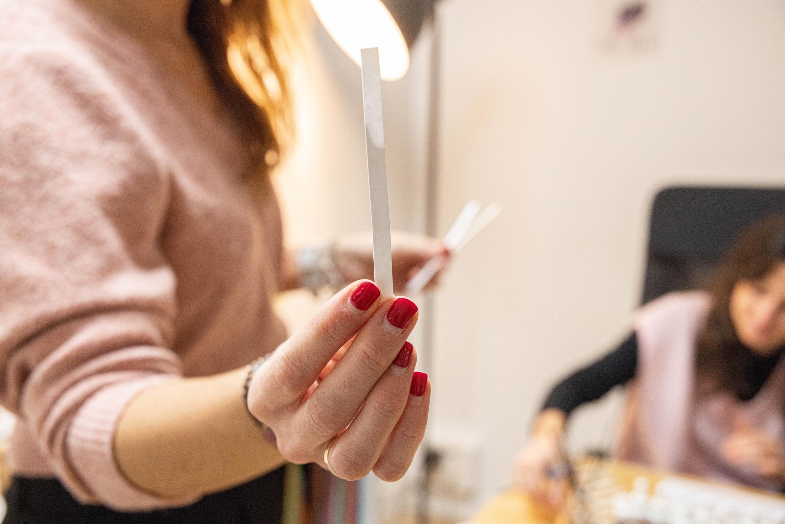 Créez votre parfum d'ambiance en duo avec Rosalie - Image n°6 - Wecandoo