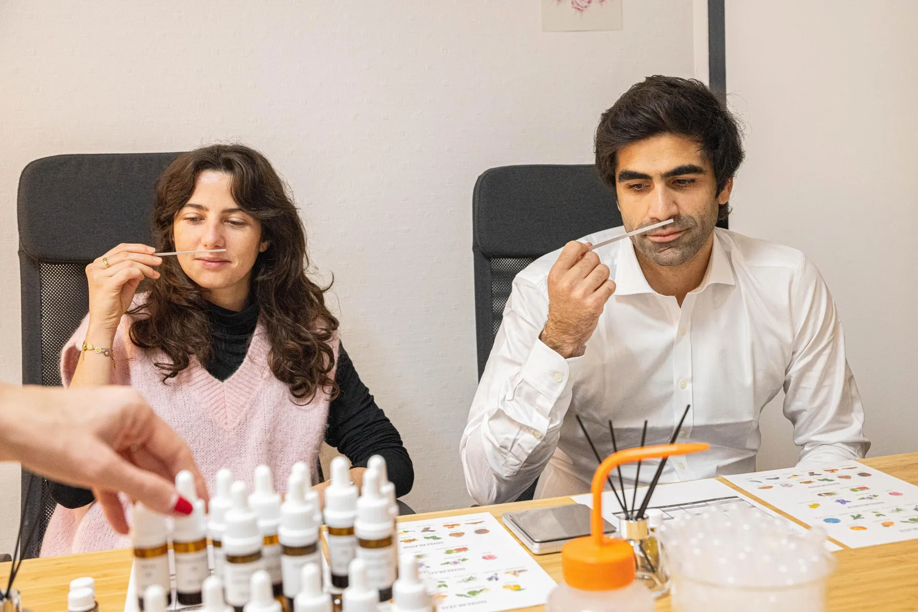 Créez votre parfum d'ambiance en duo avec Rosalie - Image n°4 - Wecandoo