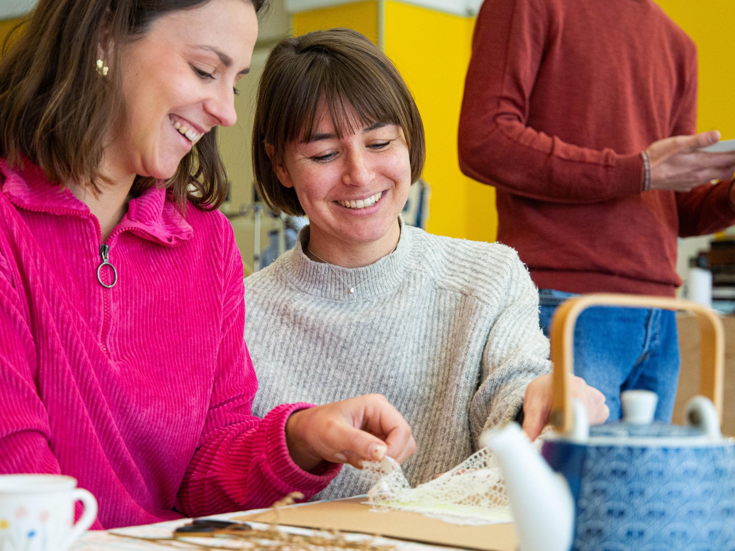 Initiez-vous à la technique du cyanotype avec Émilie - Afbeelding nr. 2 - Wecandoo
