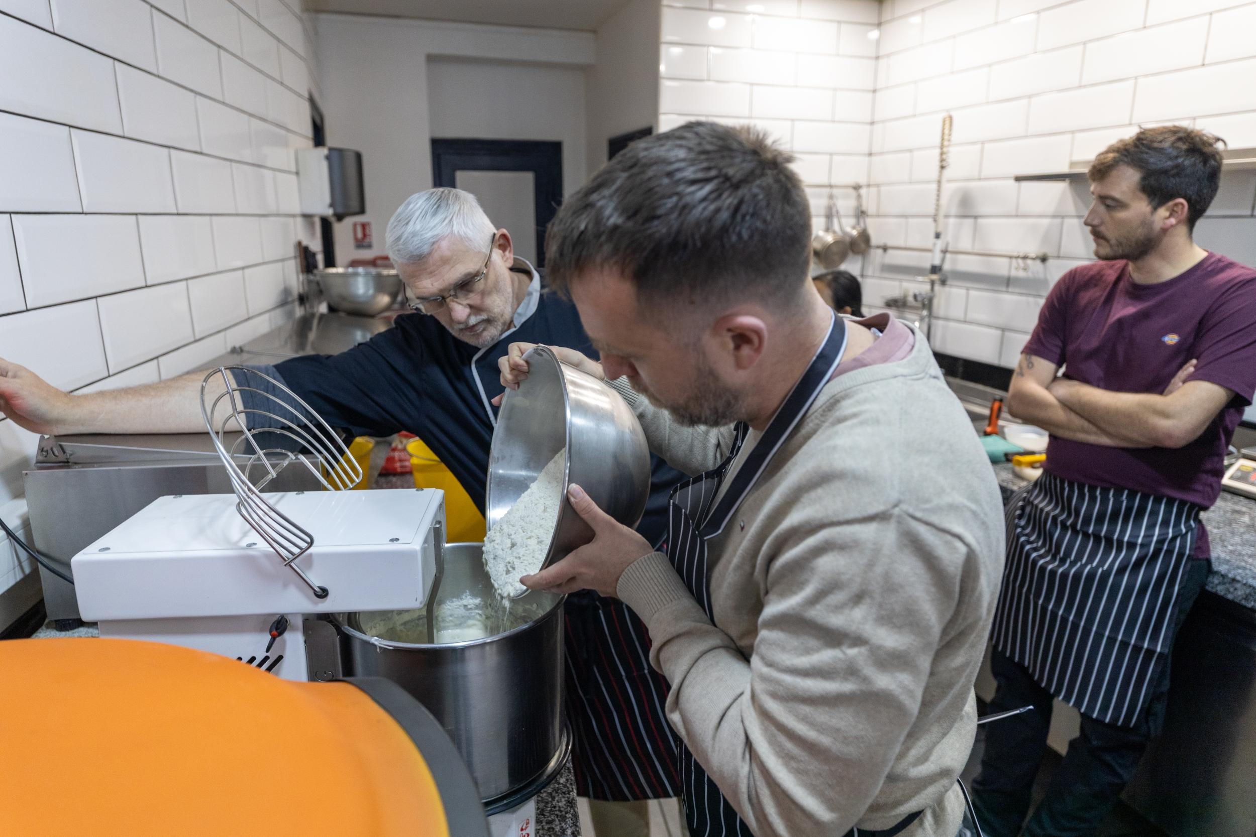 Façonnez votre pizza au levain avec Laurent - Image n°10 - Wecandoo