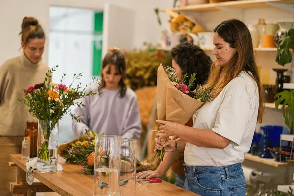 Composez votre bouquet de fleurs fraîches de saison avec Marion - Image n°3 - Wecandoo