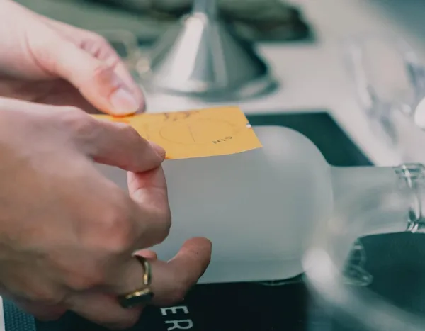 Distillez en duo votre propre gin avec Alexandre - Image n°2 - Wecandoo