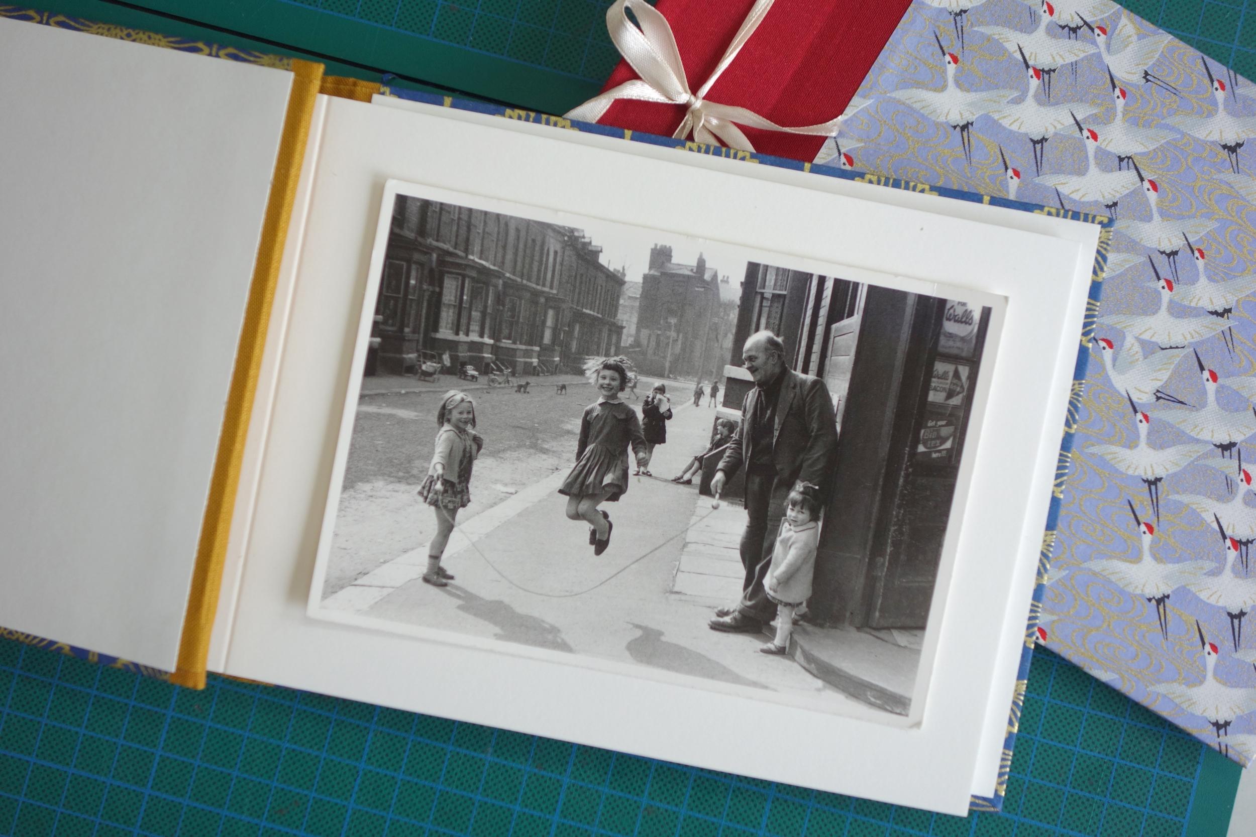 Créez votre album photo artisanal avec Laura - Image n°8 - Wecandoo