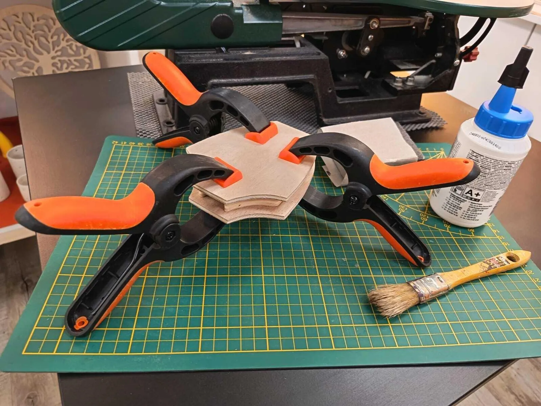 Créez votre vase en bois chantourné pour fleurs séchées avec Marie - Image n°5 - Wecandoo