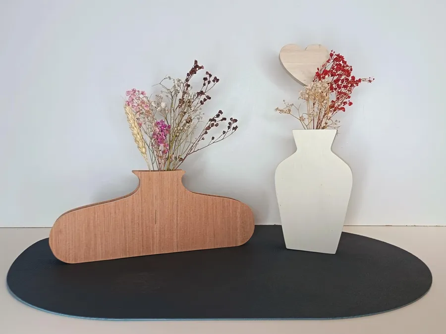 Créez votre vase en bois chantourné pour fleurs séchées avec Marie - Image n°1 - Wecandoo