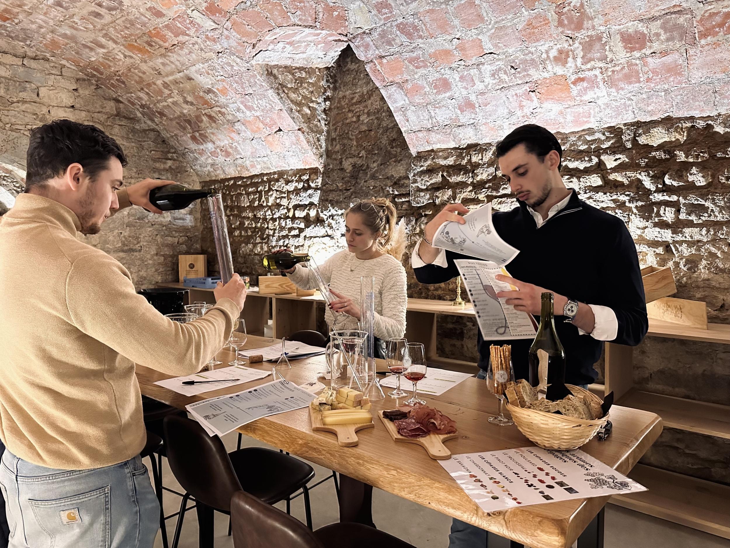 Assemblez votre cuvée du Jura avec Eleonore et Monica - Image n°9 - Wecandoo