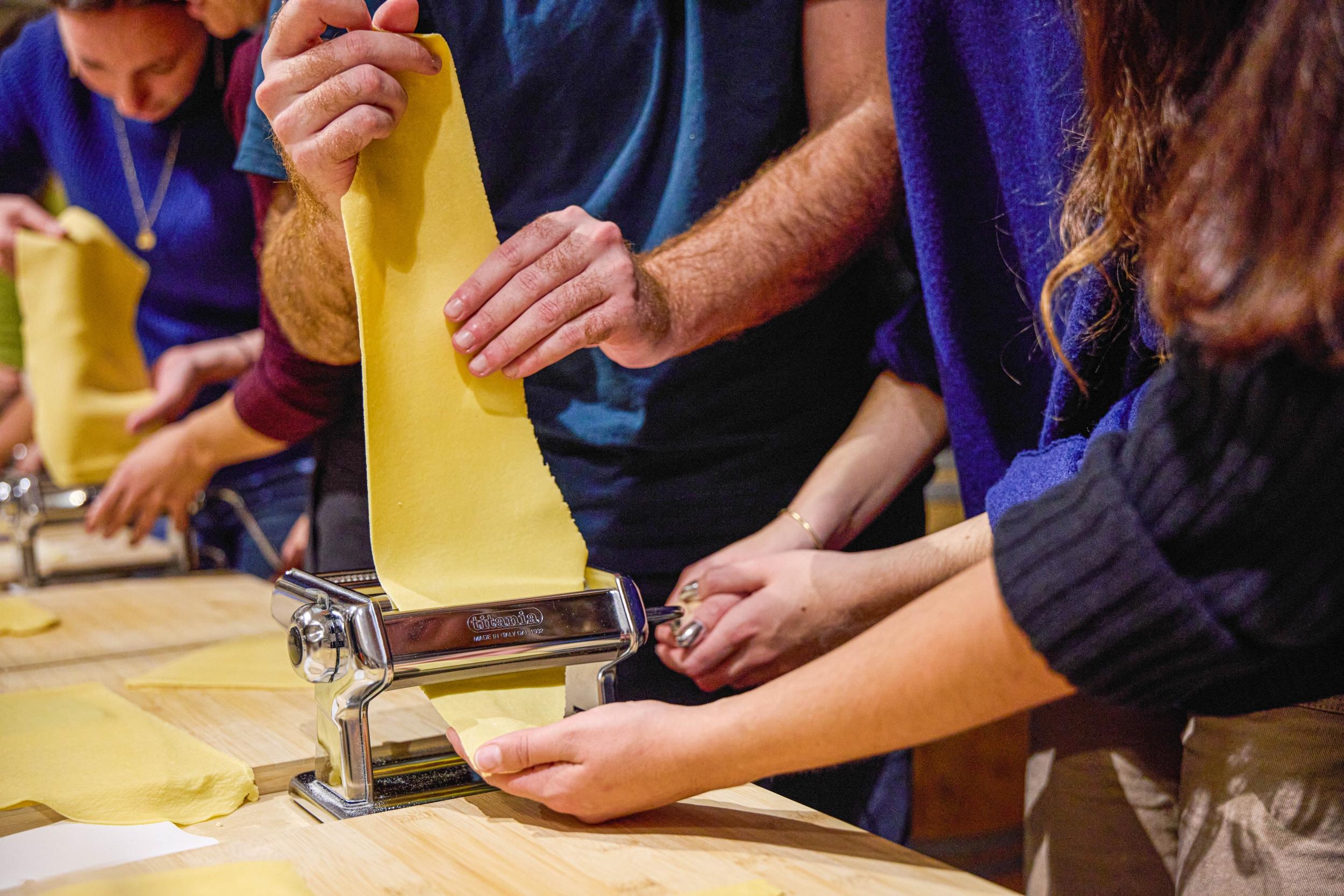 Cuisinez vos raviolis avec Claudio et son équipe - Image n°2 - Wecandoo