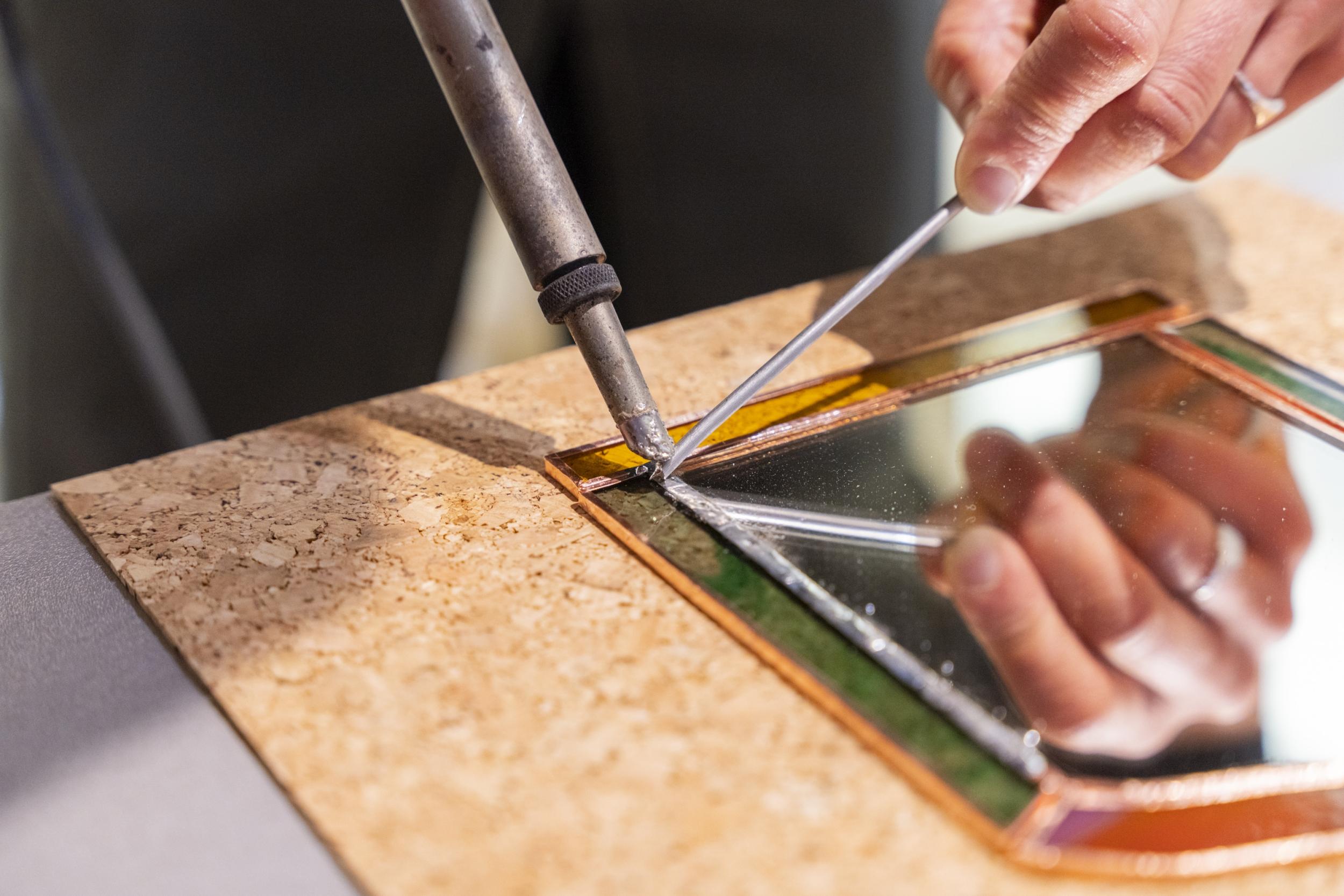 Initiez-vous au vitrail Tiffany avec Mélanie - Afbeelding nr. 6 - Wecandoo