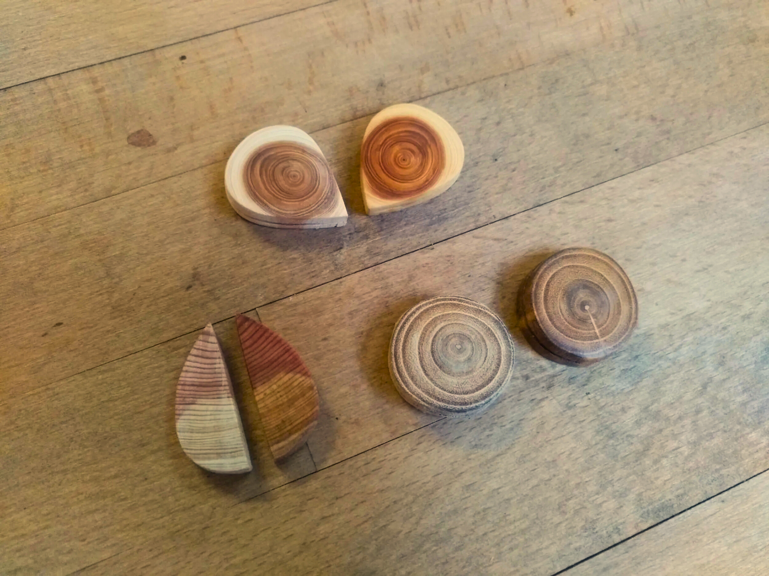 Réalisez des boucles d'oreilles en bois - Image n°10 - Wecandoo